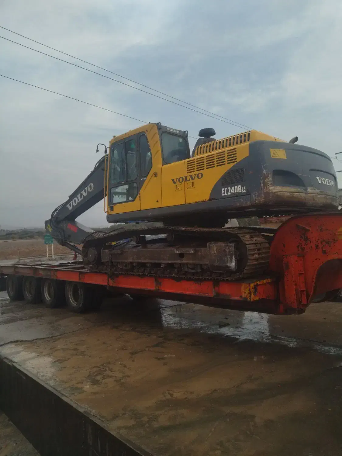 بیل مکانیکی ولوو ۲۴۰|خودرو سنگین|سنگر, |دیوار