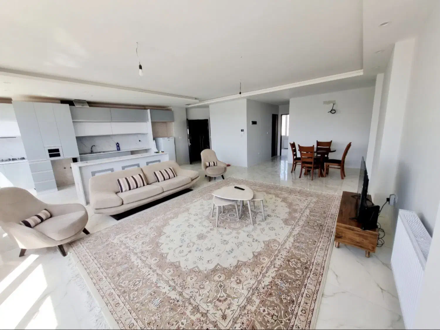 اجاره روزانه هتل اپارتمان منزل مبله خانه مسافر شیک|اجارهٔ کوتاهمدت آپارتمان و سوئیت|شیراز, زند|دیوار