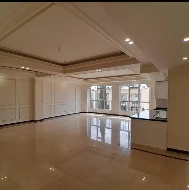 ۱۳۰متر ۳خواب تکواحد‌ لاله شرقی تخلیه