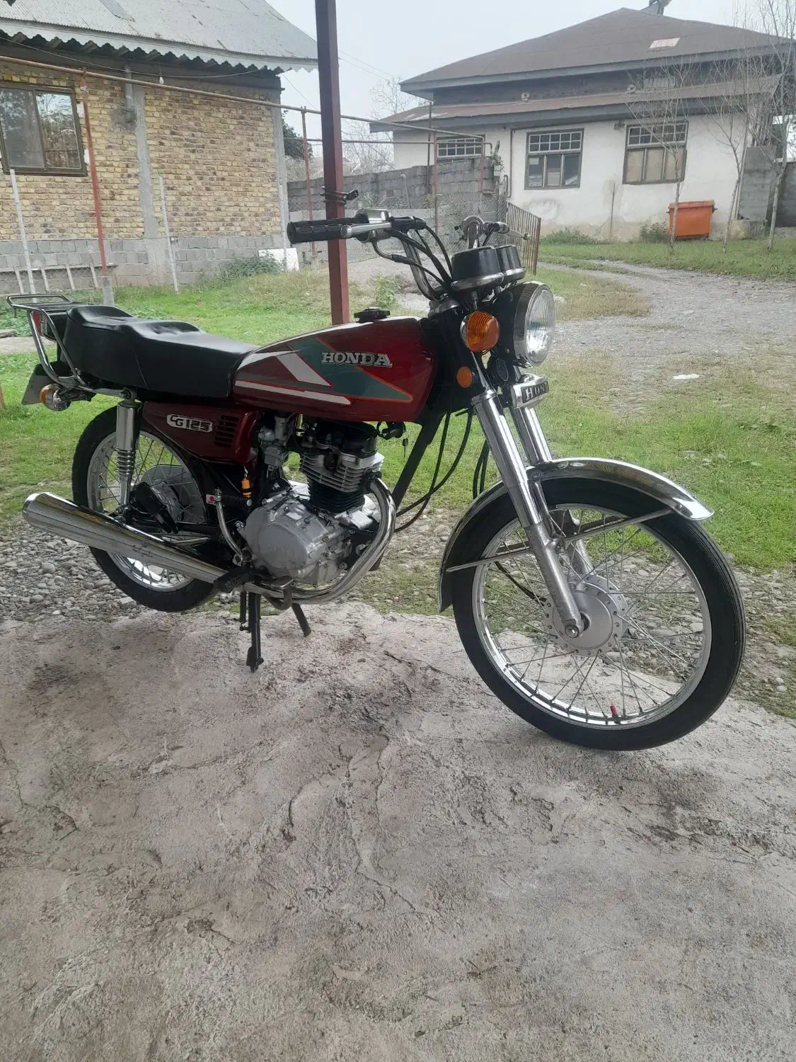 هوندا ۱۲۵|موتورسیکلت|سنگر, |دیوار