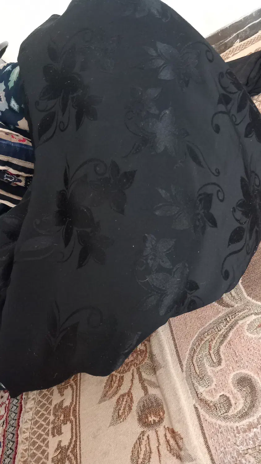 چادر|لباس|شیراز, بریجستون|دیوار