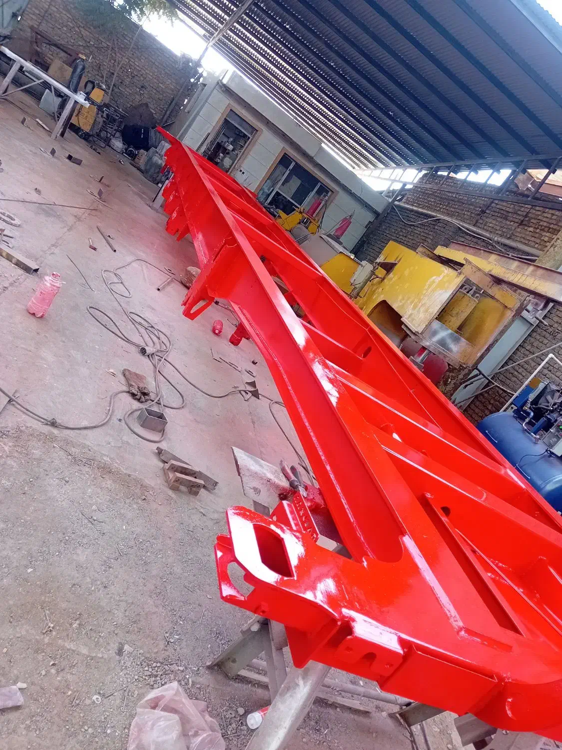 کارگرنیمه ماهر برای نقاشی تانکروکفی|استخدام صنعتی، فنی، مهندسی|ملکآباد, |دیوار