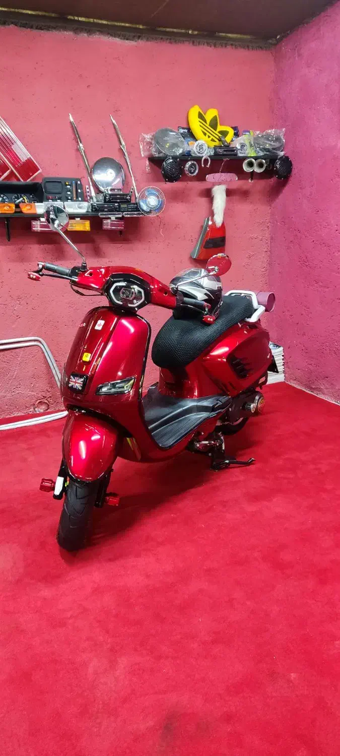 وسپا تک|موتورسیکلت|رشت, حومه رشت|دیوار