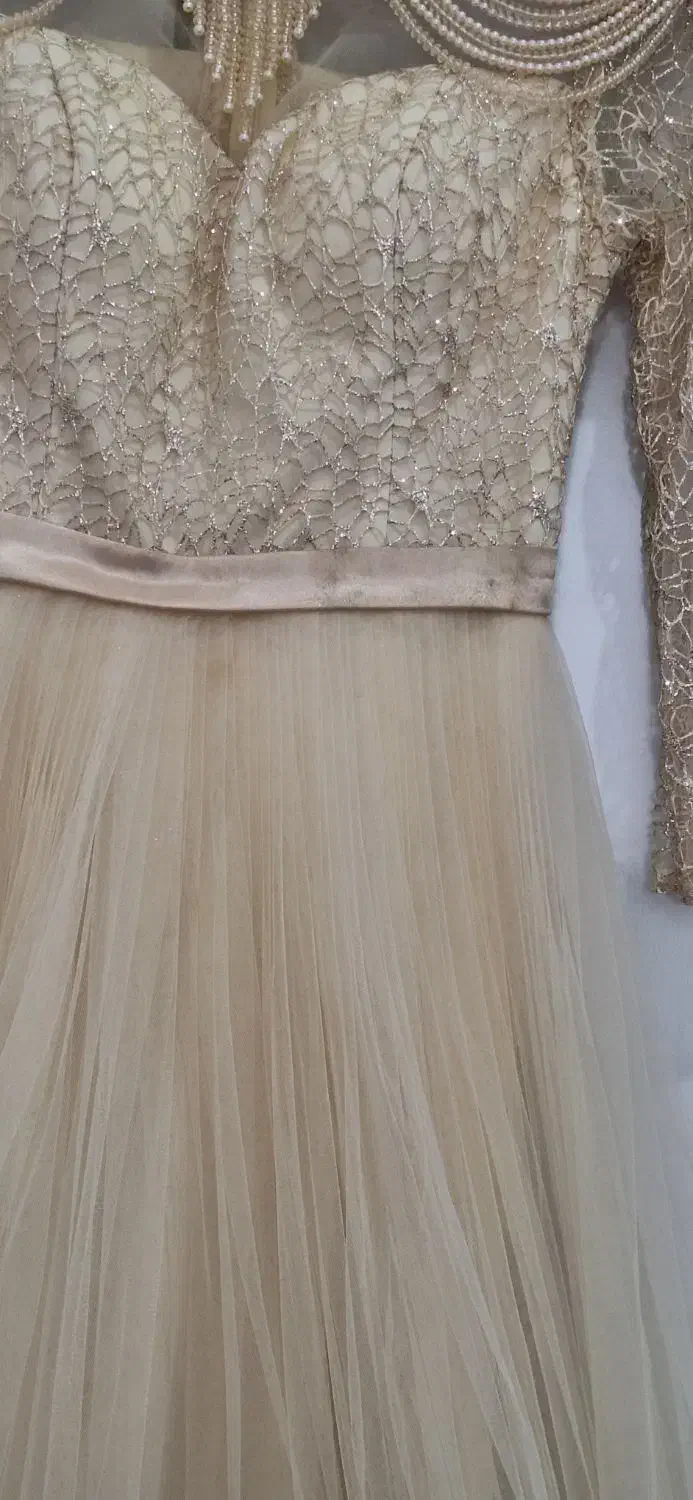 پیراهن مجلسی|لباس|رشت, حمیدیان|دیوار