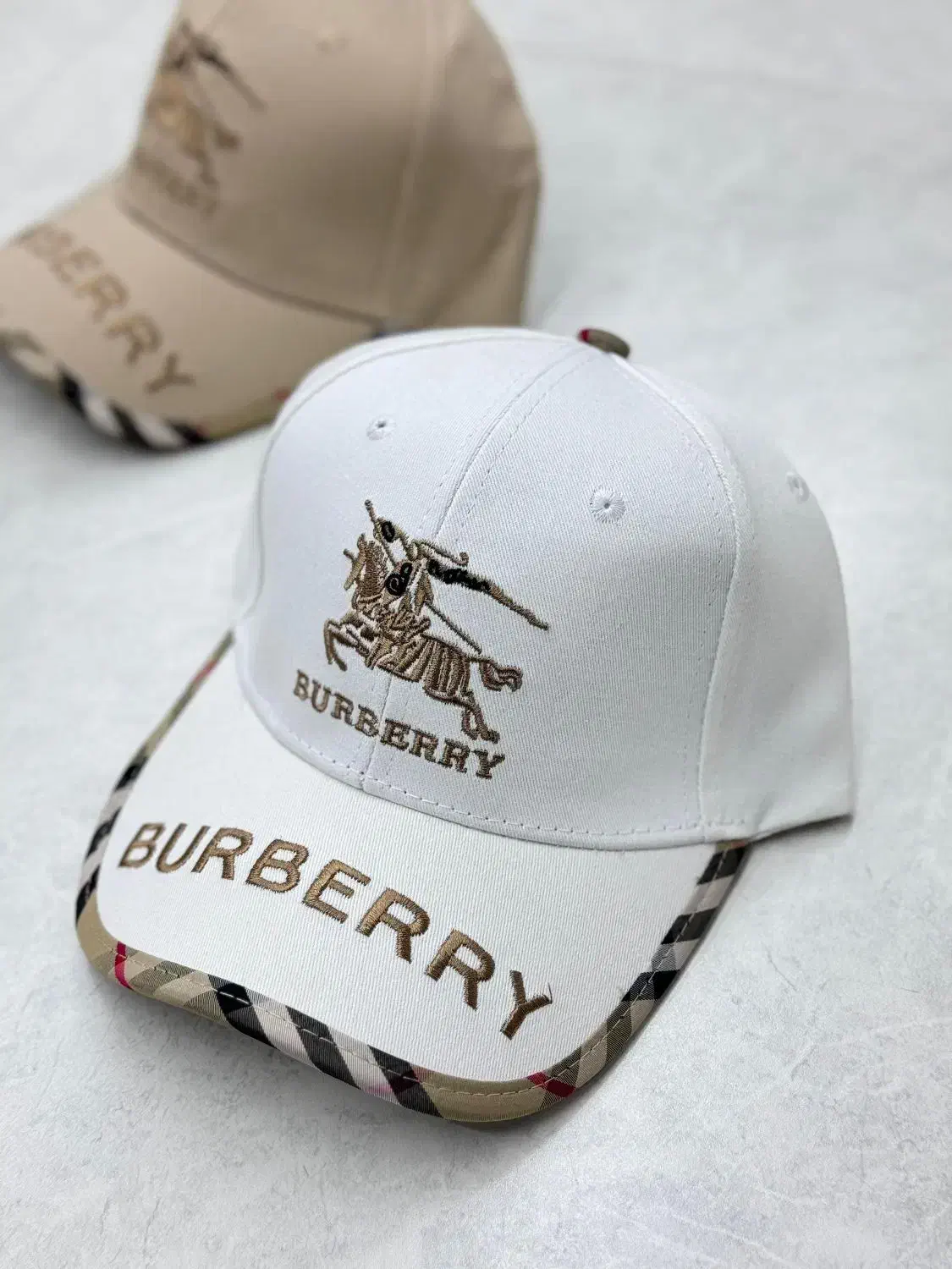 کلاه نو وارداتی|لباس|شیراز, نیستان|دیوار