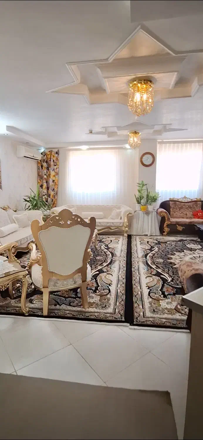 ۱۱۰ متر دو خواب دو واحدی بر خیابان اصلی|فروش آپارتمان|قم, میرزائیه|دیوار