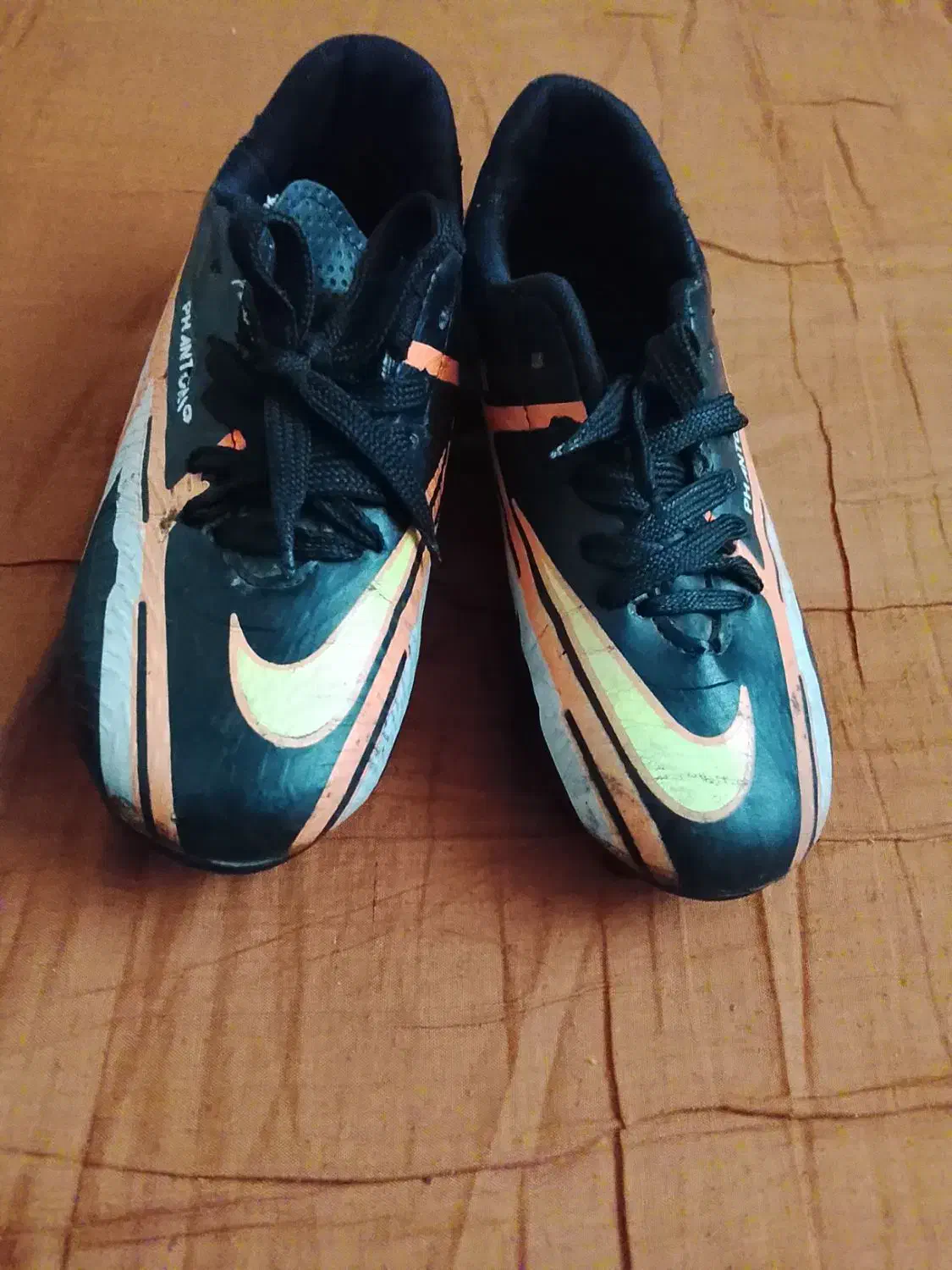 کفش|کیف، کفش، کمربند|بیرجند, |دیوار