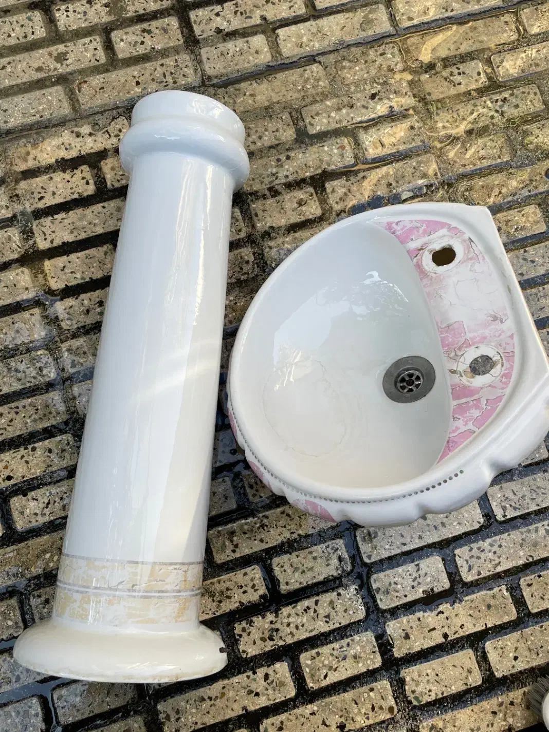 روشویی|لوازم سرویس بهداشتی|همدان, |دیوار