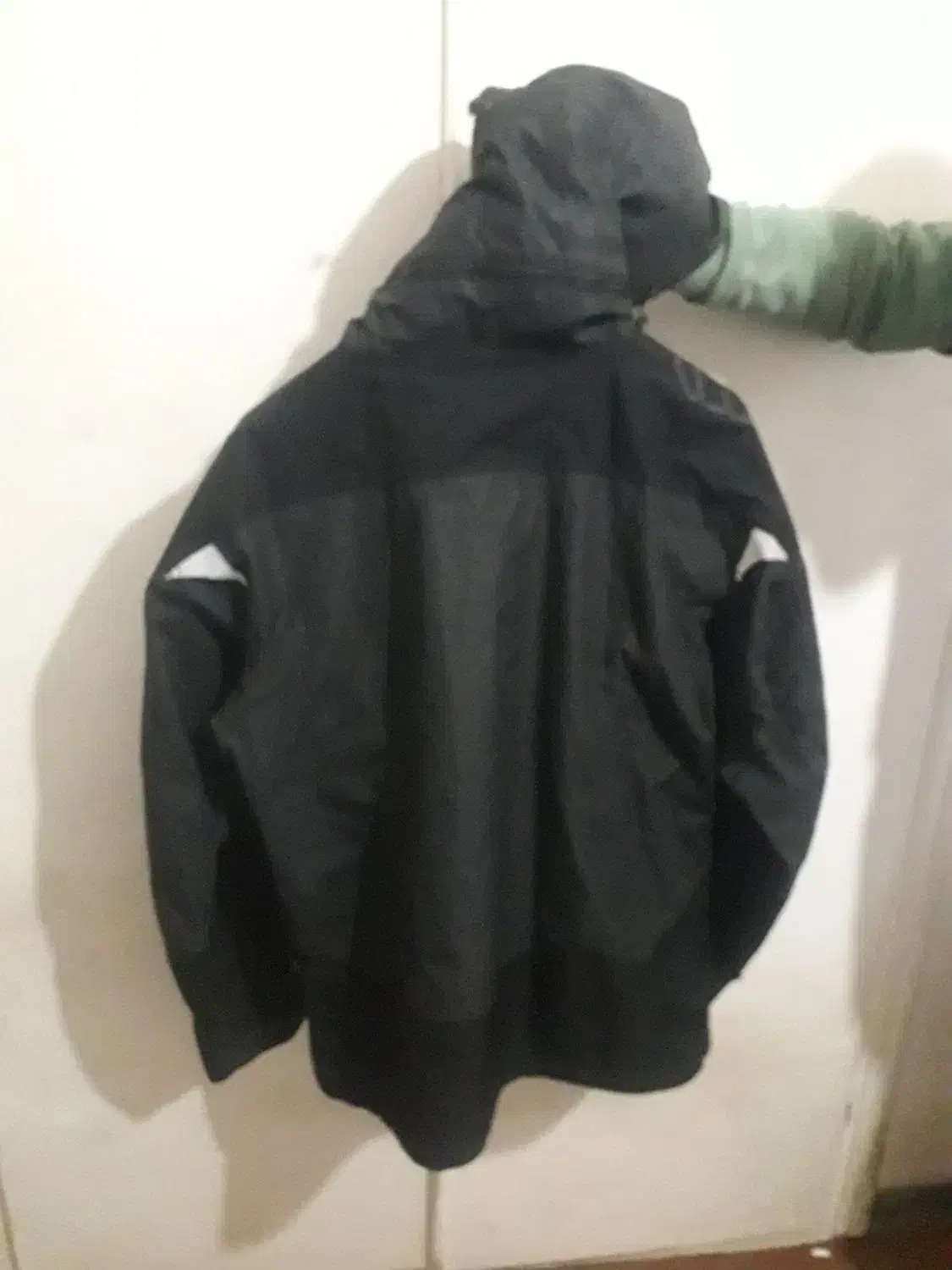 کاپشن اصلی|لباس|همدان, |دیوار