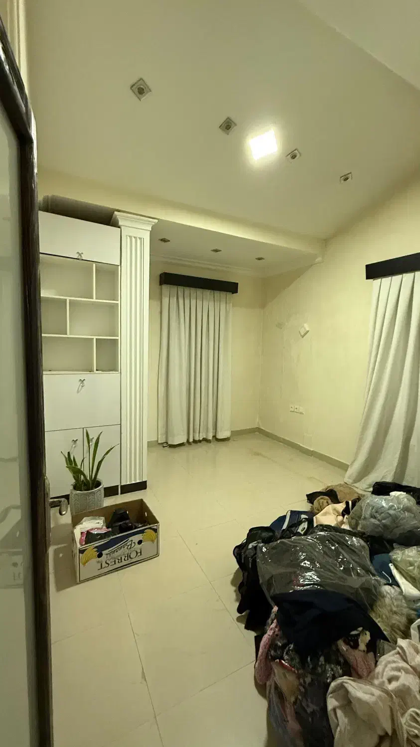 دوتا اتاق ازیک واحد طبقه پنچم با تراس بزرگ|اجارهٔ دفتر کار، اتاق اداری، مطب|رشت, نیروی دریایی|دیوار