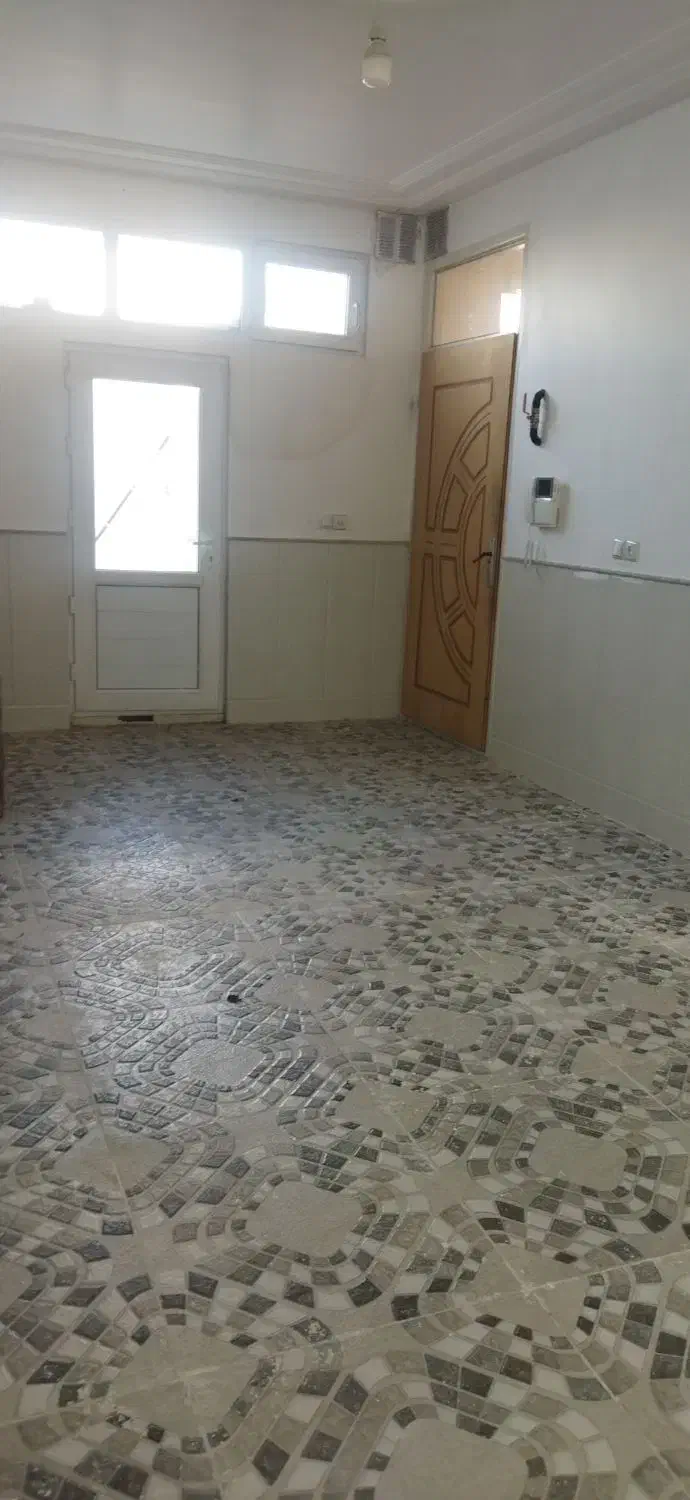رهن واجاره منزل آپارتمانی تمیزباامکانات حیاطدار|اجارهٔ آپارتمان|قم, باغ شریفی|دیوار