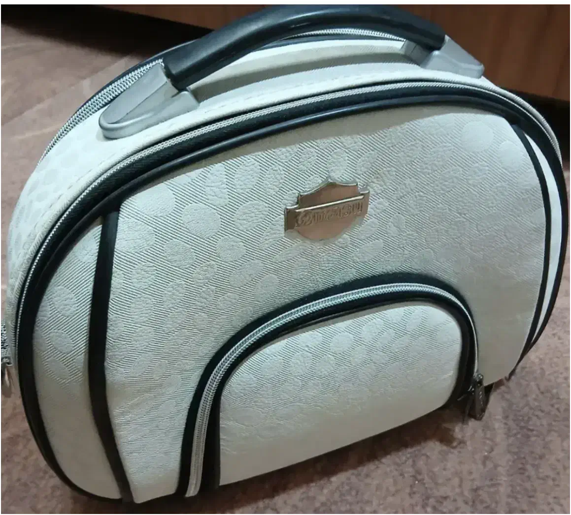 کیف لوازم آرایش|کیف، کفش، کمربند|اسفراین, |دیوار