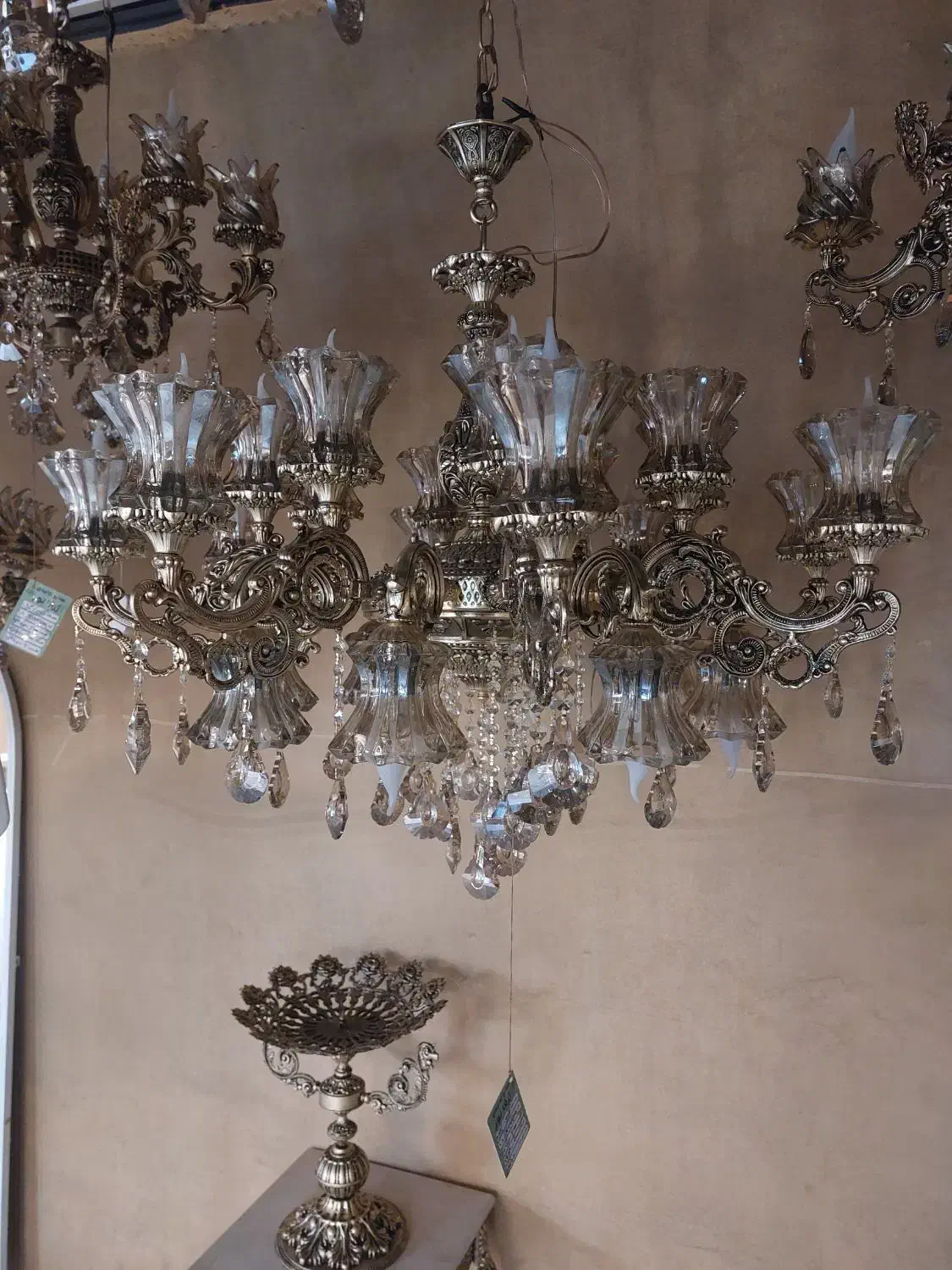 لوستر بزرگ|لوستر و چراغ آویز|اصفهان, کوجان|دیوار