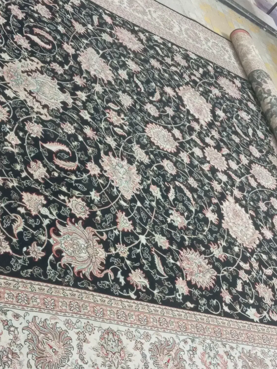 فرش پاتریس|فرش|تربت‌حیدریه, یحیی آباد|دیوار