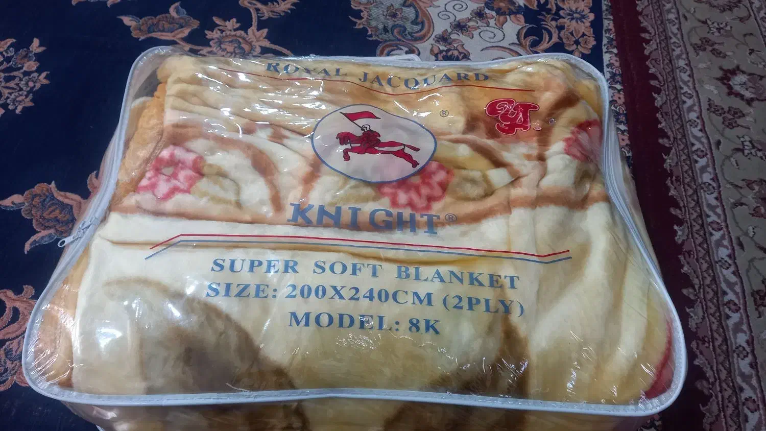 پتوی دونفره نو مارک رویال قدیمی و سنگین|سرویس روتختی|قرچک, مهدیه|دیوار