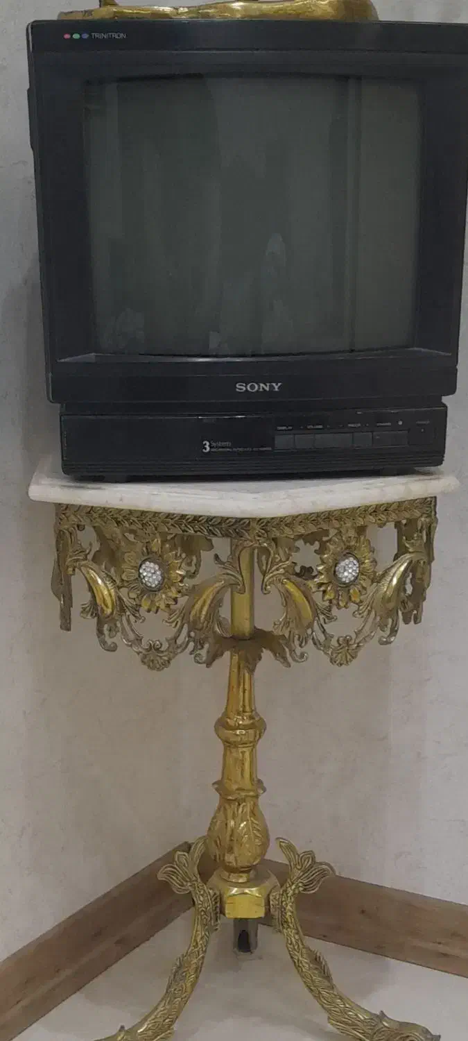 تلوزیون سونی قدیمی کلکسیونی|کلکسیون اشیاء عتیقه|اصفهان, شاه پسند|دیوار