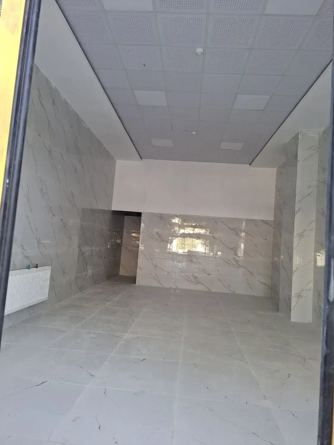 اجاره مغازه ۷۰ متری میدان امام|اجارهٔ مغازه و غرفه|بروجن, |دیوار