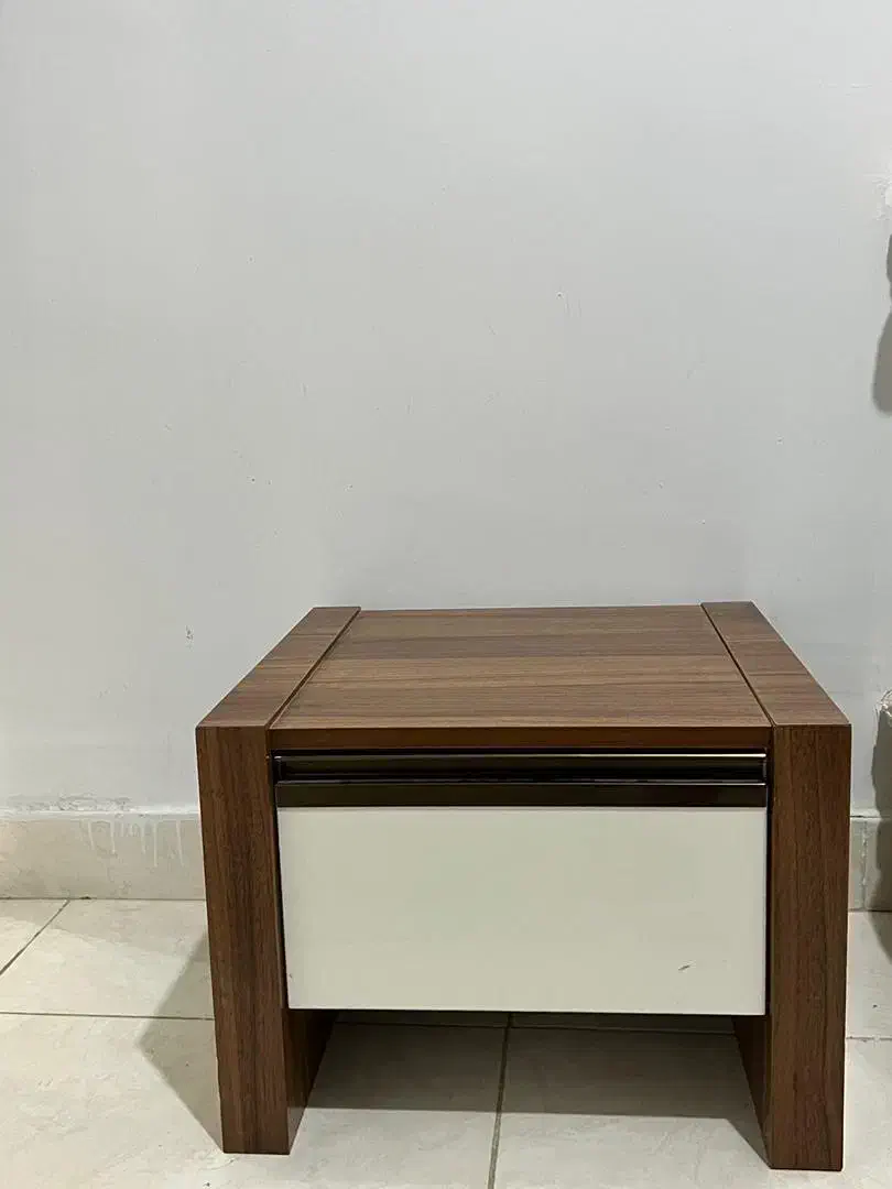 دست تخت خواب پاتختی کشو|تخت و سرویس خواب|رشت, پل تالشان|دیوار