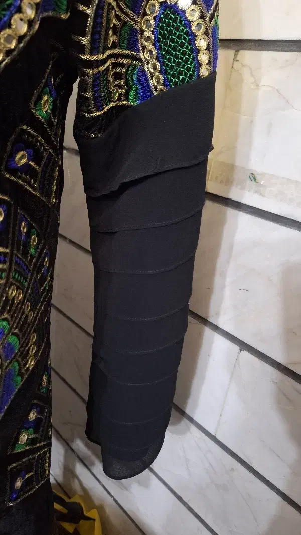 کت مخمل سوزندوزی دوختم کوچیک قیمت مناسب|لباس|ورامین, ورامین|دیوار