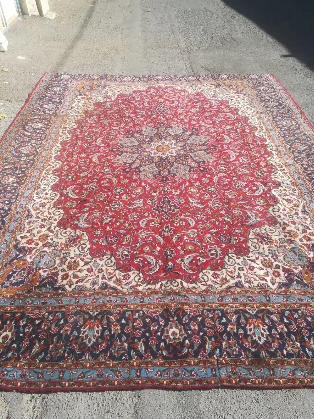 فرش ماشینی 12متری قدیمی|فرش|اهر, |دیوار