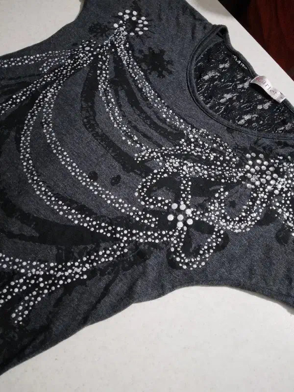 تیشرت|لباس|رباط‌کریم, الارد|دیوار