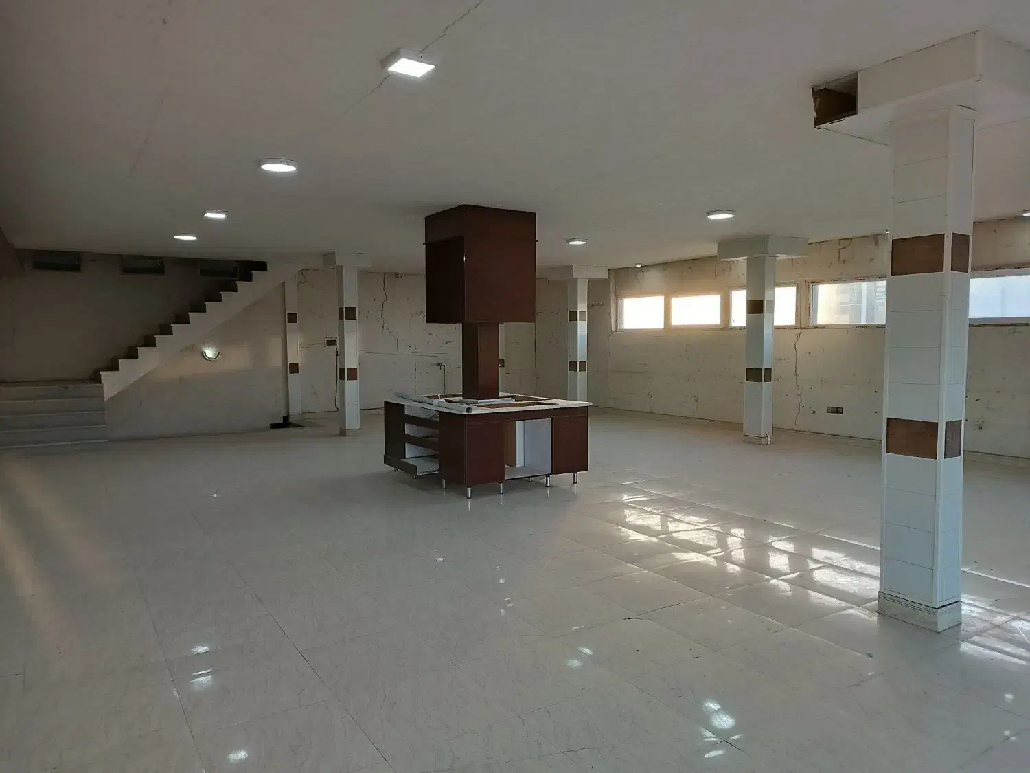 اجاره تجاری ، ۱۸۰ متر، بلوار نماز|اجارهٔ مغازه و غرفه|سیرجان, |دیوار