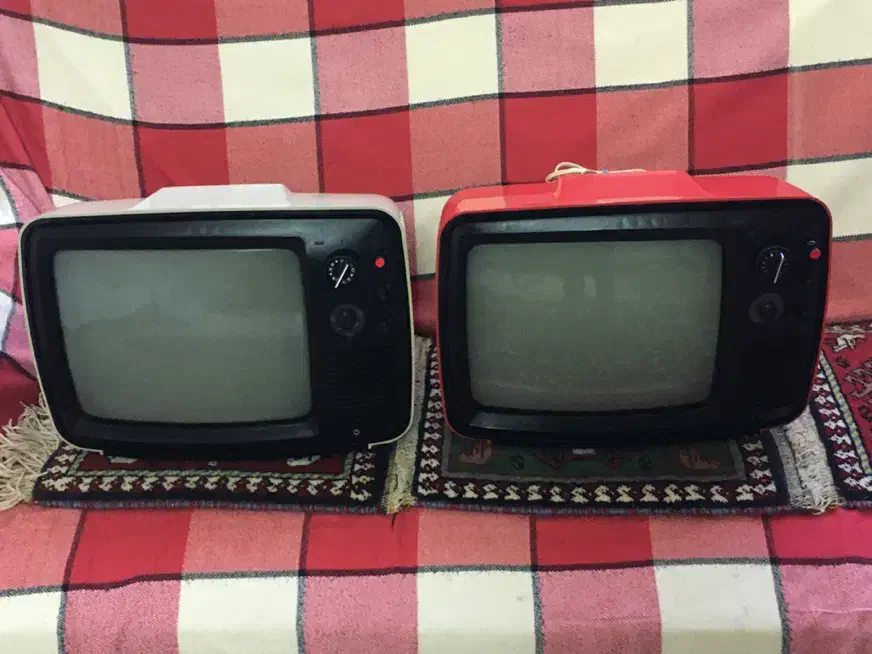 تلویزیون ۱۴ پارس|کلکسیون اشیاء عتیقه|شهرضا, |دیوار