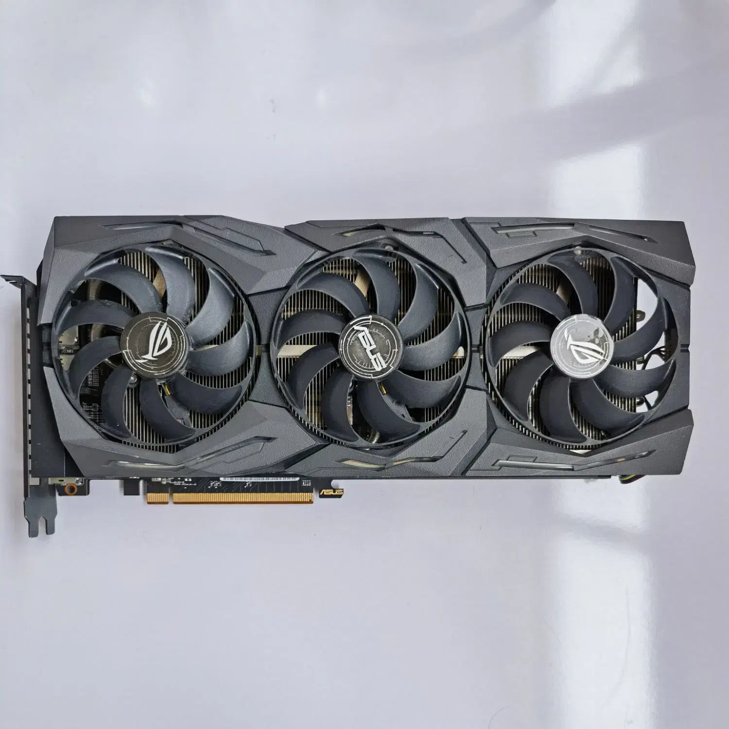 گرافیک RX 5700 XT 8GB GDDR6 Asus ROG|قطعات و لوازم جانبی رایانه|اصفهان, امیرعرب|دیوار