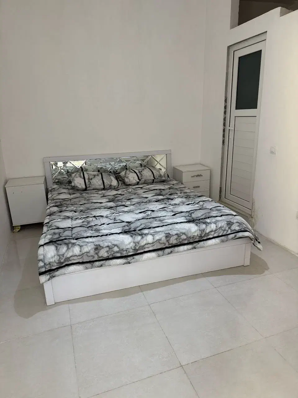 مبله روزانه|اجارهٔ کوتاهمدت آپارتمان و سوئیت|هشتگرد, ینگی امام|دیوار