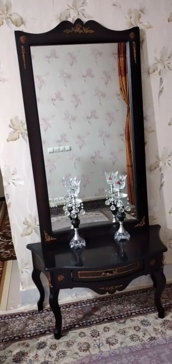 آینه و شمعدان|آینه|اسفراین, |دیوار