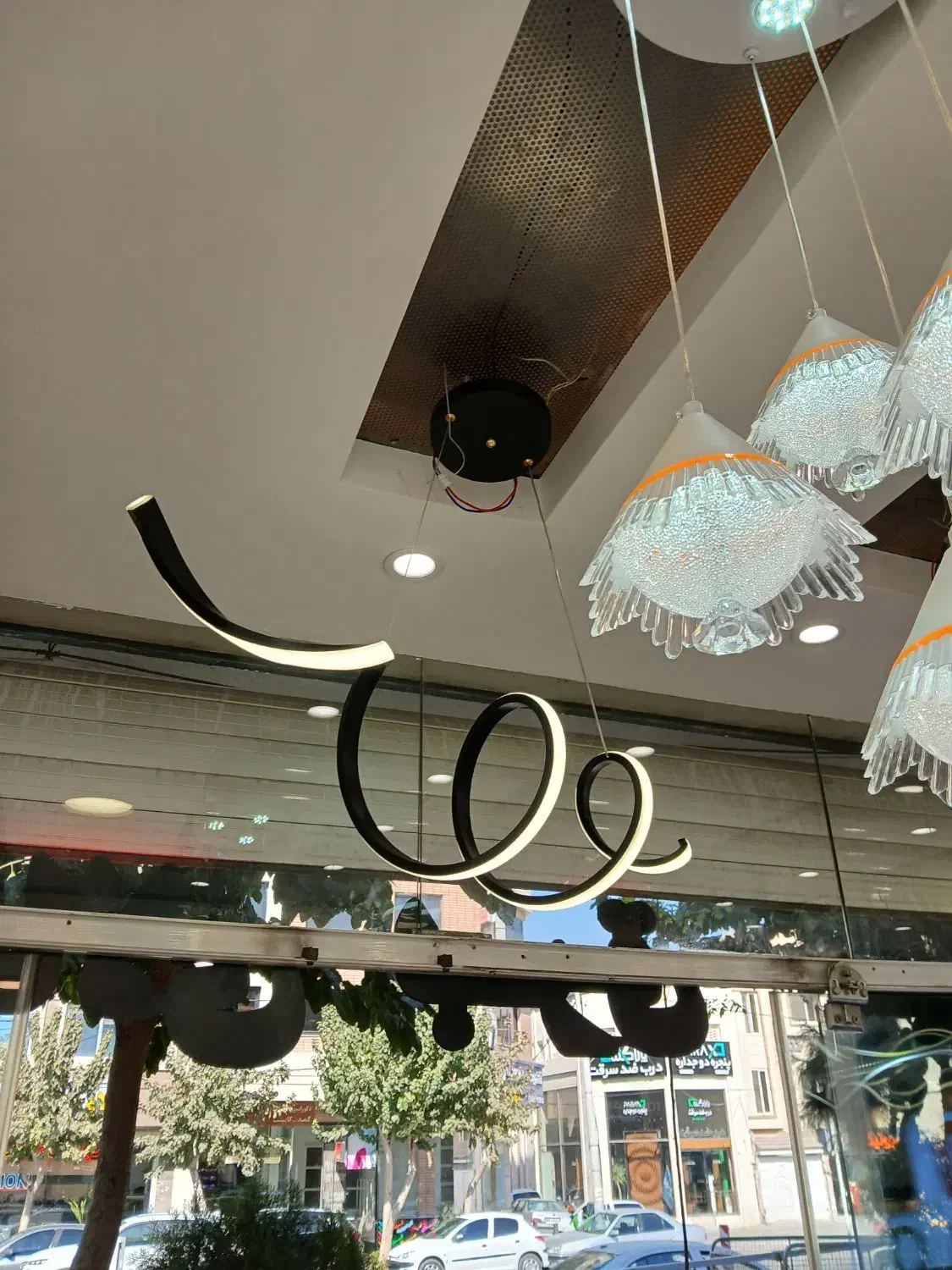 لوستر مدرن ریموت دار سه حالته نوری یکسال گارانتی|لوستر و چراغ آویز|اصفهان, تخت فولاد|دیوار