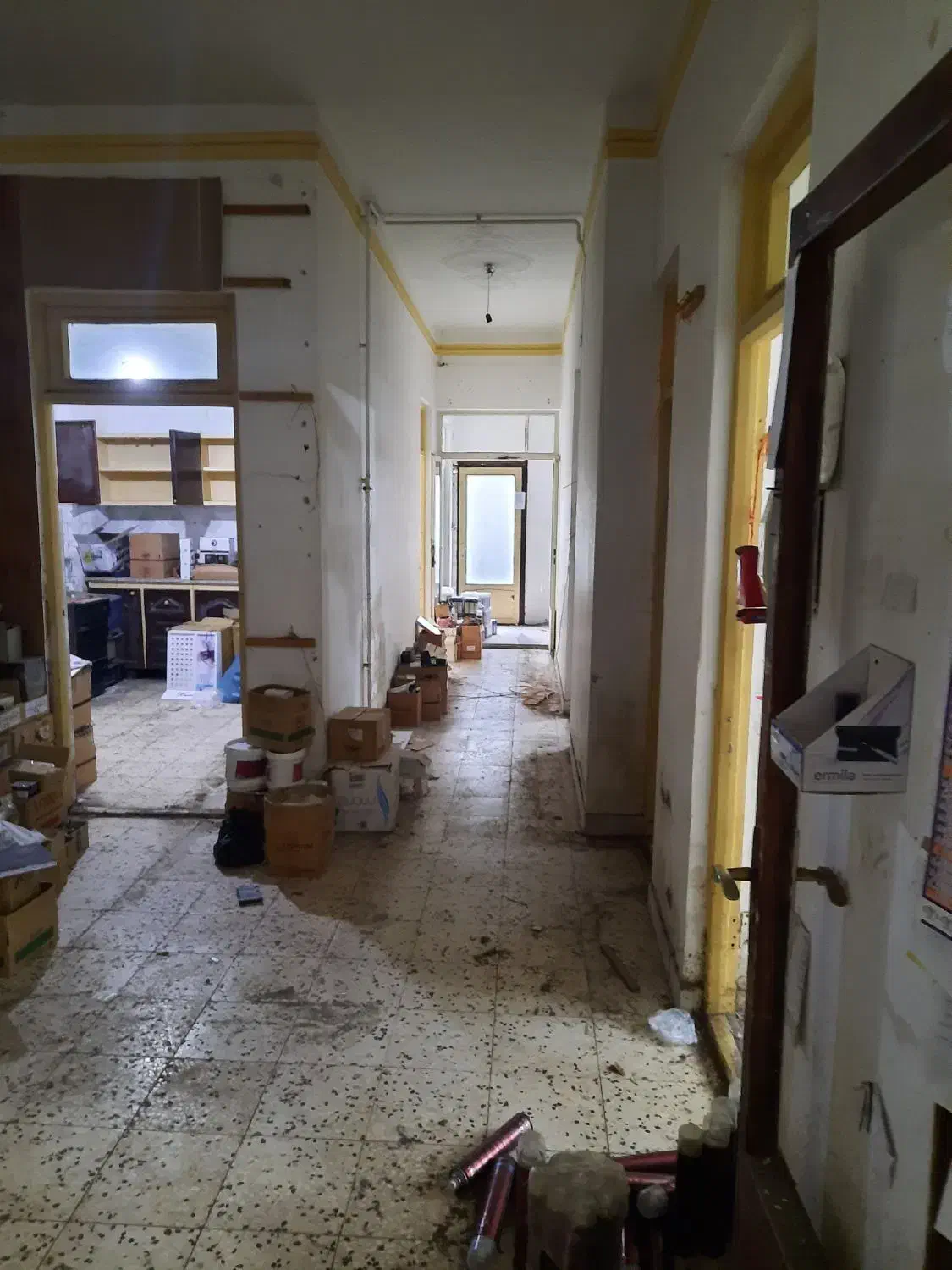 منزل استیجاری برای اداری و انباری|اجارهٔ دفتر کار، اتاق اداری، مطب|رشت, معلم|دیوار