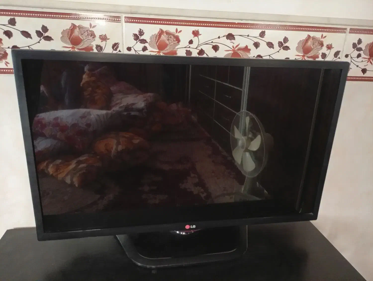 تلویزیون ۳۲اینچ|تلویزیون و پروژکتور|قم, محمد آباد|دیوار