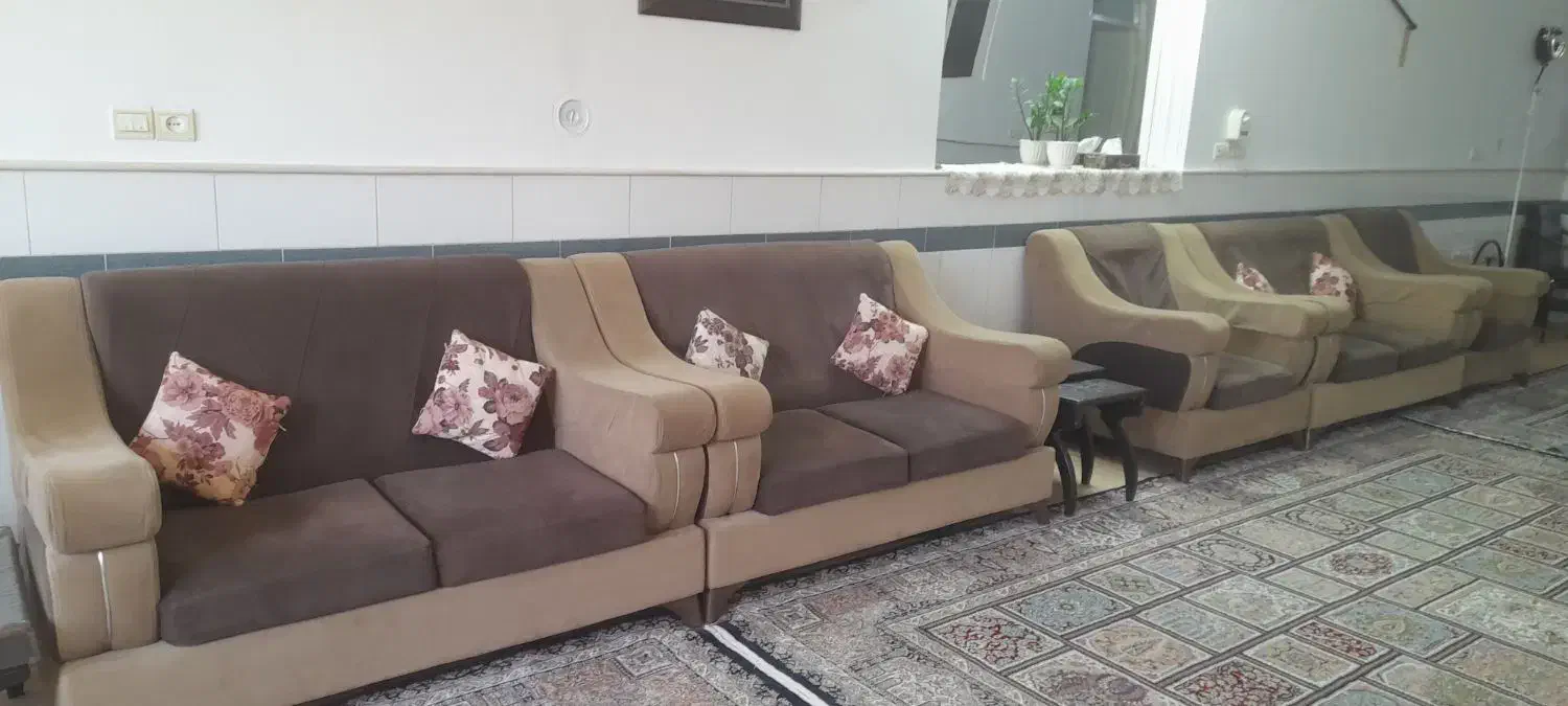 مبل ۸نفره، فقط ۱/۸۰۰|مبلمان خانگی و میز عسلی|قم, باغ شریفی|دیوار