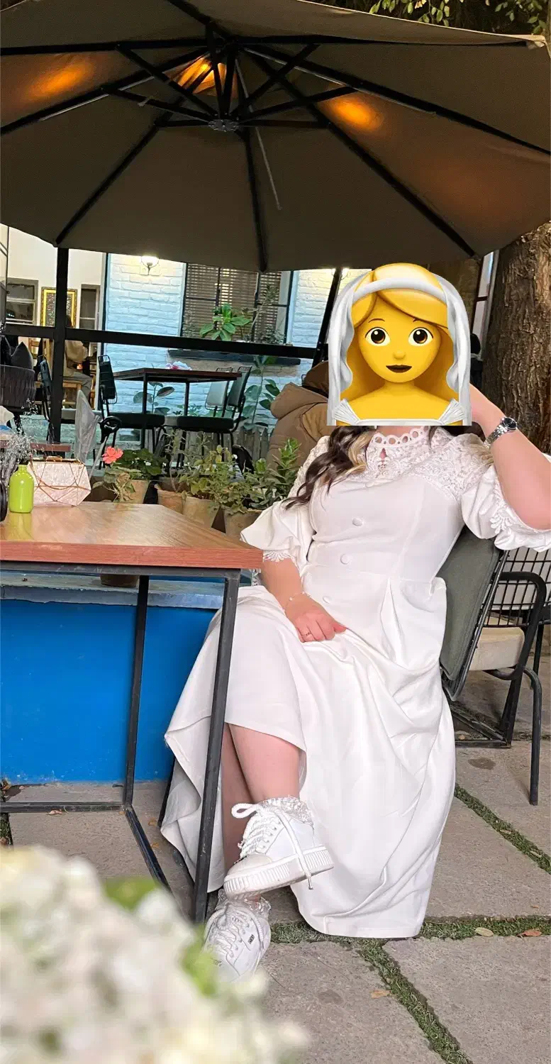 لباس سفید عروسکی|لباس|الیگودرز, |دیوار