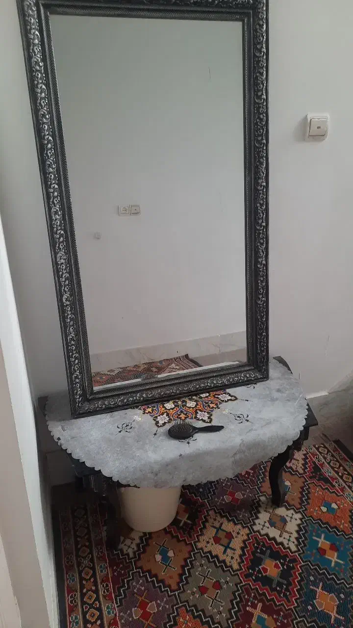 اینه وشمعدان|آینه|تربتحیدریه, آسایش|دیوار