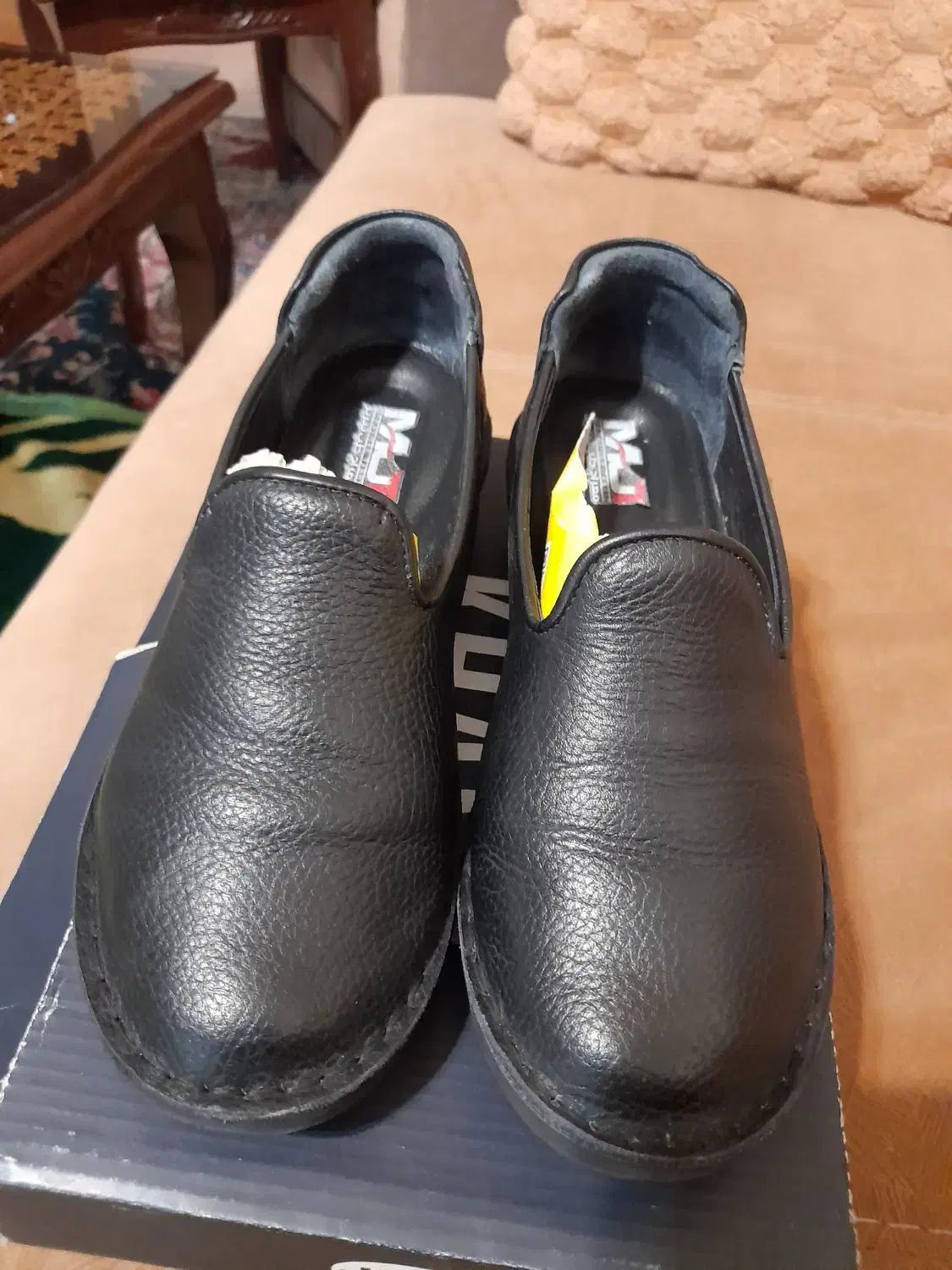 کفش راحتی چرم|کیف، کفش، کمربند|کوهسار (آذربایجان), |دیوار