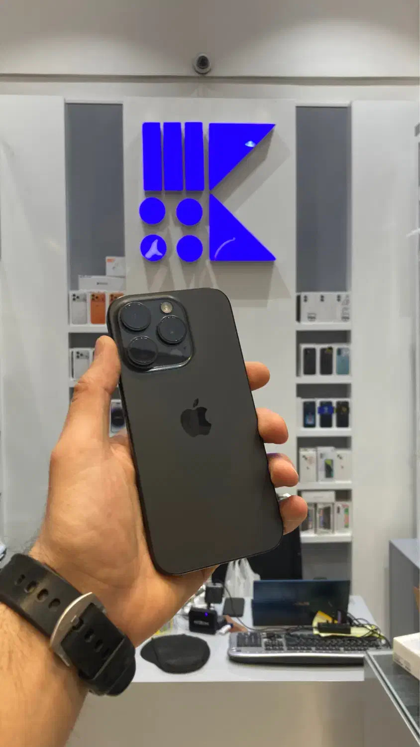 اپل iphone 15 Pro با حافظه 256 گیگابایت|موبایل|تهران, صادقیه|دیوار