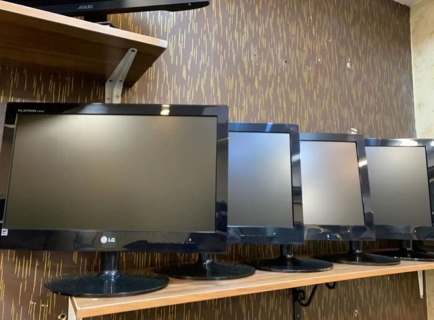 بورس انواع مانیتورهای اقتصادی|رایانه رومیزی|پیشوا, |دیوار