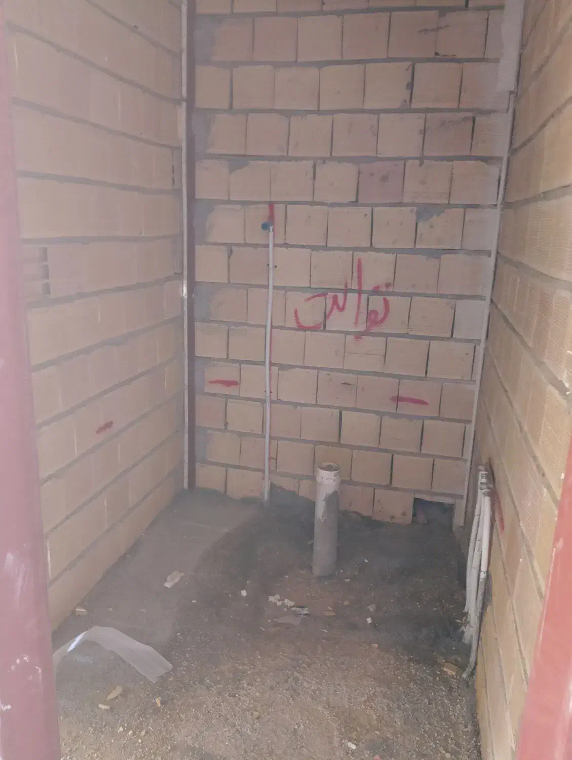 نیازمند کاشیکار و کارگر و استاد روزمزد|استخدام معماری، عمران و ساختمانی|لامرد, |دیوار