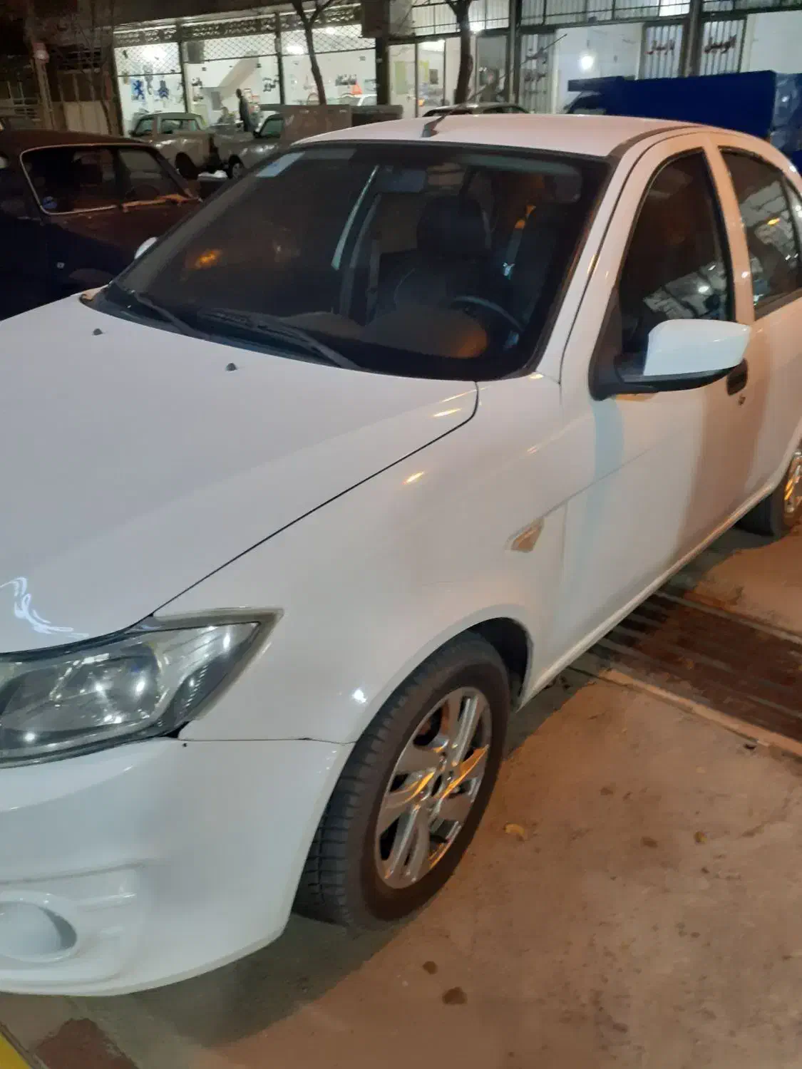 ماشین ساینا سفید سالم تمیز سرپا|خودرو سواری و وانت|سبزوار, هویزه|دیوار