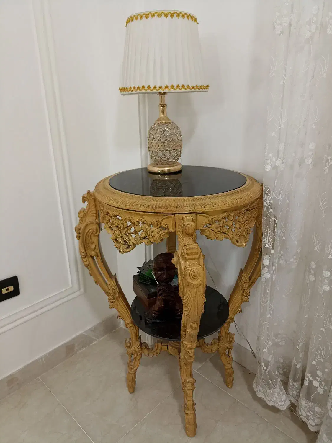 کنارسالنی|مبلمان خانگی و میز عسلی|پرند, فاز ۱|دیوار