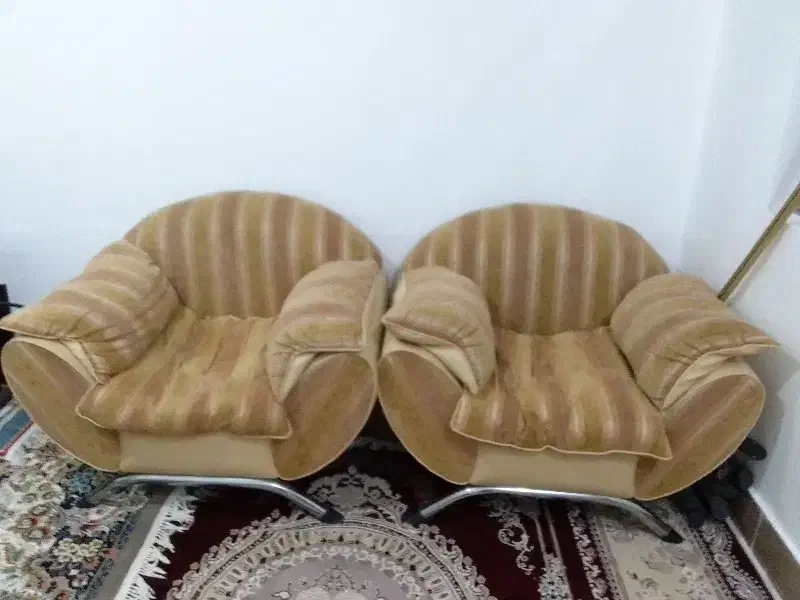 مبل۷نفره به فروش  میرسند|مبلمان خانگی و میز عسلی|زاغه, |دیوار