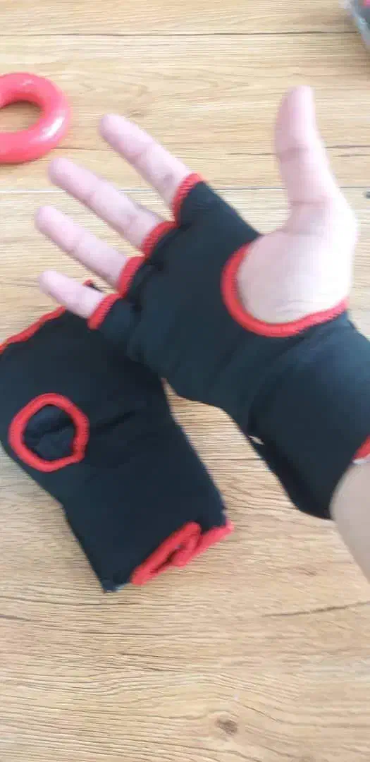 دستکش بوکس اماده|تجهیزات ورزشی|شبستر, |دیوار