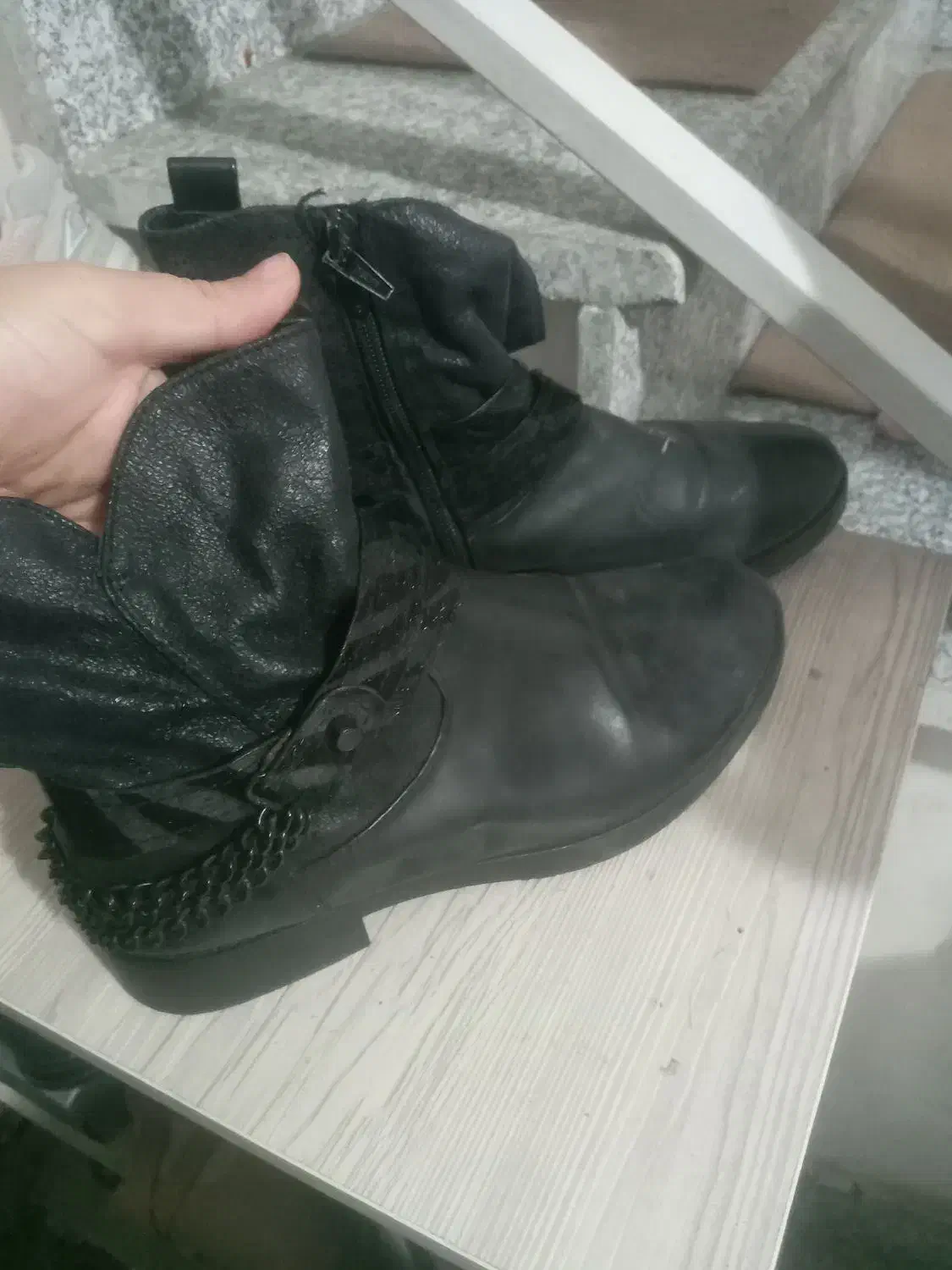 چند جفت کفش|کیف، کفش، کمربند|اردبیل, |دیوار