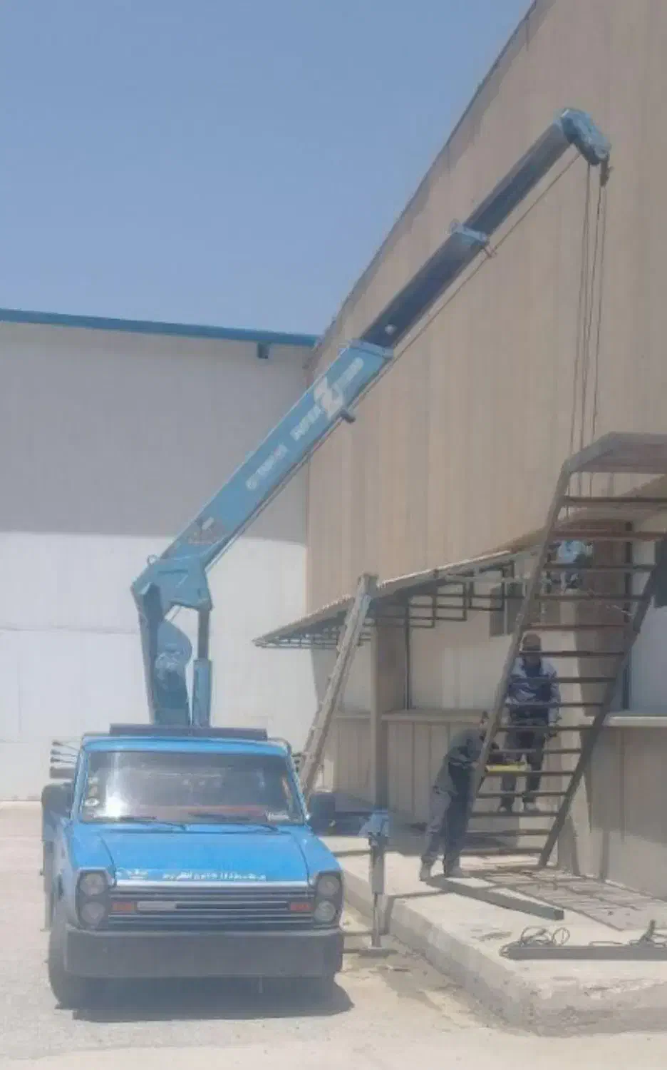 جرثقیل نیسان .تخلیه وبارگیری .جابجای کانکس|خدمات حمل و نقل|بروجرد, |دیوار