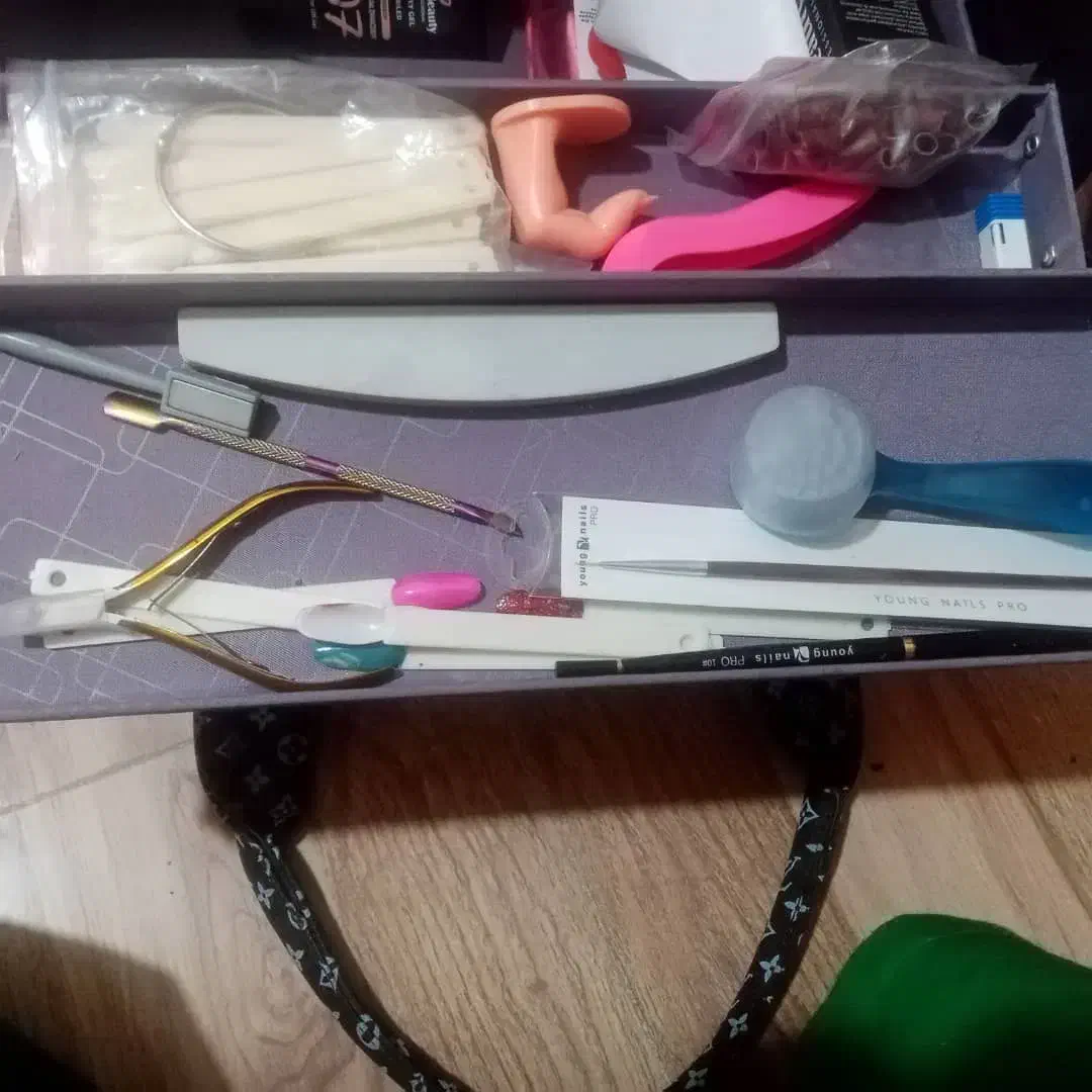 وسایل کاشت ناخن|آرایشی، بهداشتی، درمانی|شیراز, شاپورجان|دیوار