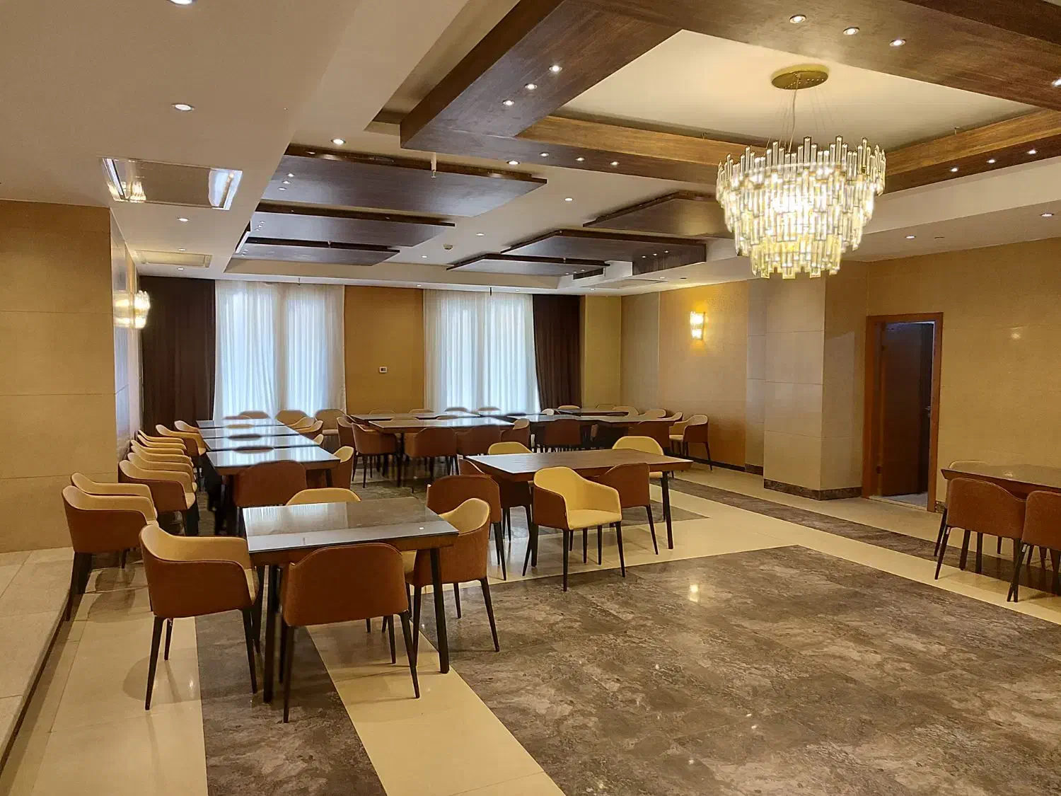 155متر*باغ بهشت*سه خواب*فول مشاعات