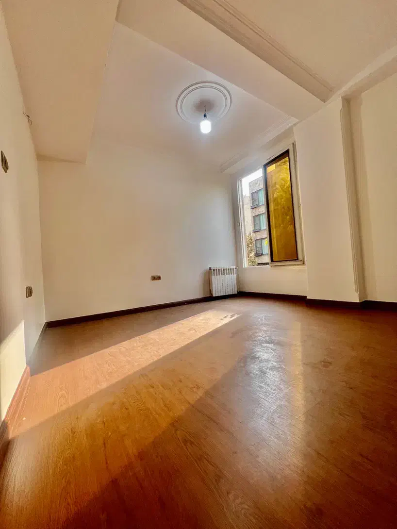 ۷۴ متر آپارتمان / ۲ خواب / سه جهت نور / میرداماد