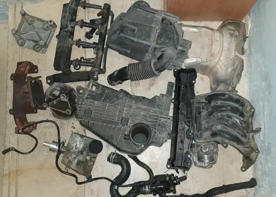 فروش تعدادی لوازم ۲۰۶ تیپ دو استوک اروپایی|قطعات یدکی و لوازم جانبی|شیراز, زرهی|دیوار